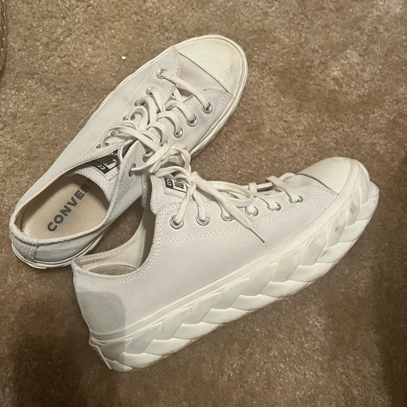 Converse - Picture 2 of 5